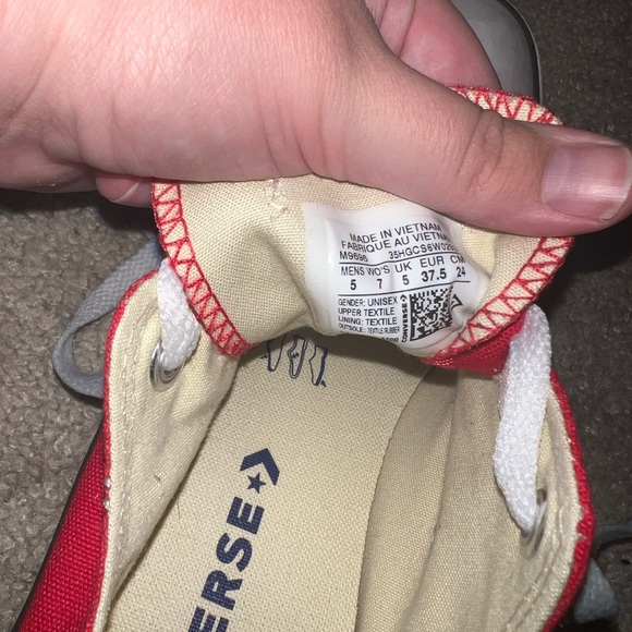 Red Converse - Picture 4 of 4